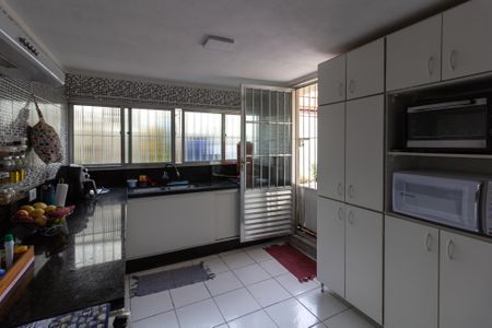 Casa à venda com 240m², 4 quartos e 3 vagasCozinha