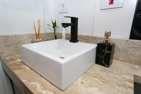 Apartamento à venda com 65m², 2 quartos e 1 vaga Apartamento à venda com 65m², 2 quartos e 1 vagaBanheiro