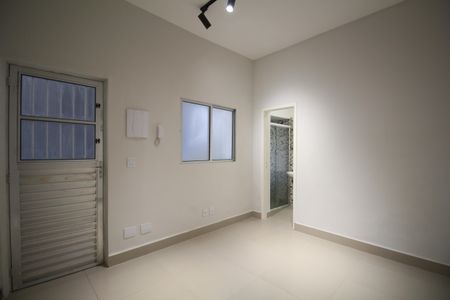 Casa para alugar com 1 quarto, 42m² em Parque Albina, Taboão da Serra