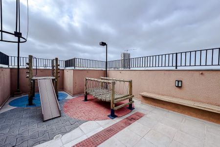 Apartamento à venda com 42m², 2 quartos e 1 vaga Apartamento à venda com 42m², 2 quartos e 1 vagaÁrea comum - Playground