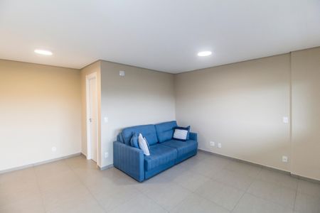 Sala  de apartamento para alugar com 1 quarto, 46m² em Empresarial 18 do Forte, Barueri