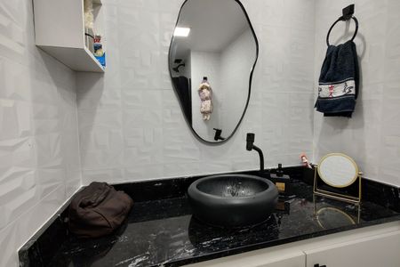 Apartamento à venda com 75m², 3 quartos e 1 vaga Apartamento à venda com 75m², 3 quartos e 1 vagaBanheiro Social