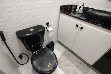 Apartamento à venda com 75m², 3 quartos e 1 vaga Apartamento à venda com 75m², 3 quartos e 1 vagaBanheiro da Suíte