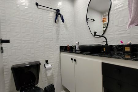 Apartamento à venda com 75m², 3 quartos e 1 vaga Apartamento à venda com 75m², 3 quartos e 1 vagaBanheiro da Suíte