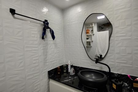 Apartamento à venda com 75m², 3 quartos e 1 vaga Apartamento à venda com 75m², 3 quartos e 1 vagaBanheiro da Suíte