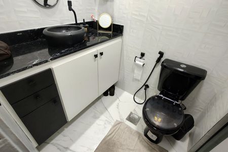 Apartamento à venda com 75m², 3 quartos e 1 vaga Apartamento à venda com 75m², 3 quartos e 1 vagaBanheiro Social