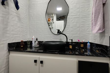 Apartamento à venda com 75m², 3 quartos e 1 vaga Apartamento à venda com 75m², 3 quartos e 1 vagaBanheiro da Suíte