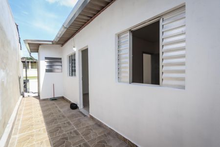 Casa para alugar com 55m², 1 quarto e sem vagaQuintal