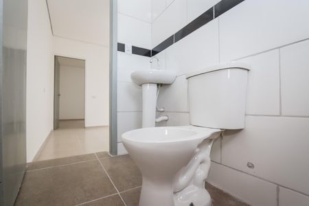 Banheiro de casa para alugar com 1 quarto, 55m² em Jardim Olinda, São Paulo