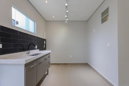 Cozinha de kitnet/studio para alugar com 1 quarto, 33m² em Parque Albina, Taboão da Serra