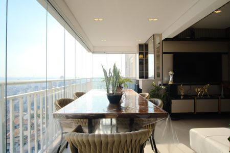 Apartamento à venda com 78m², 2 quartos e 2 vagasVaranda