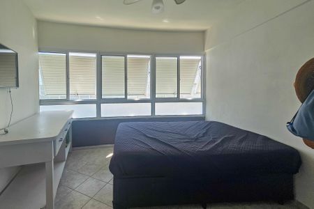 Quarto 1 de apartamento para alugar com 2 quartos, 74m² em Jardim Las Palmas, Guarujá