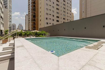 Studio para alugar com 25m², 1 quarto e sem vaga Studio para alugar com 25m², 1 quarto e sem vagaÁrea comum - Piscina