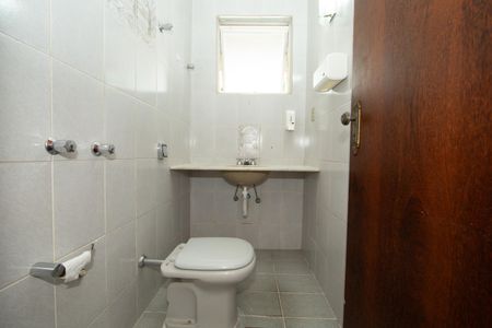 Casa à venda com 431m², 6 quartos e 4 vagasBANHEIRO1