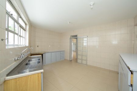 Casa à venda com 431m², 6 quartos e 4 vagasCOZINHA