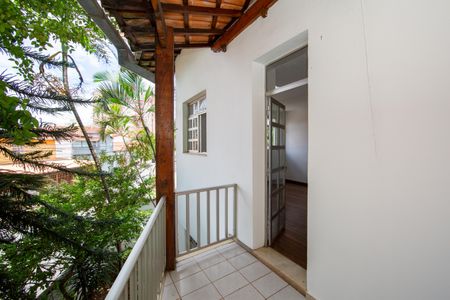 Casa à venda com 431m², 6 quartos e 4 vagasVARANDA QUARTO2