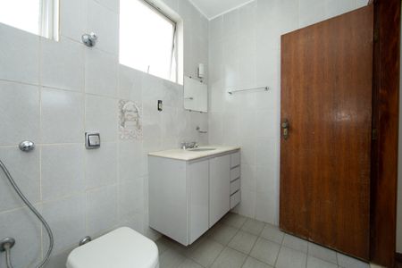 Casa à venda com 431m², 6 quartos e 4 vagasBANHEIRO4