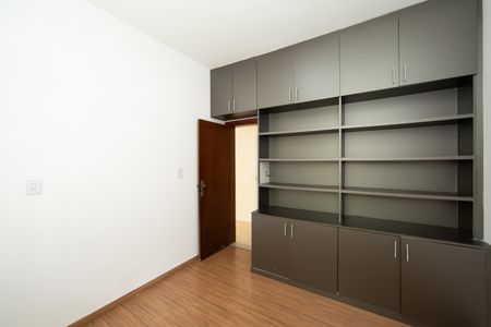 Casa à venda com 431m², 6 quartos e 4 vagasQUARTO1