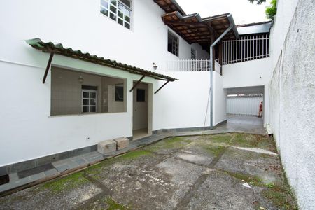 Casa à venda com 431m², 6 quartos e 4 vagasAREA EXTERNA