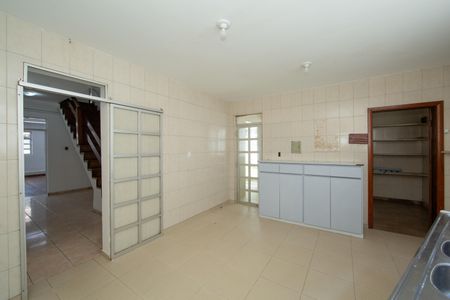 Casa à venda com 431m², 6 quartos e 4 vagasCOZINHA