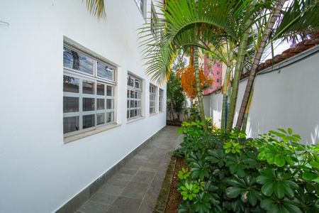 Casa à venda com 431m², 6 quartos e 4 vagasAREA EXTERNA