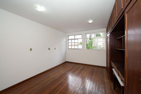 Casa à venda com 431m², 6 quartos e 4 vagasQUARTO6