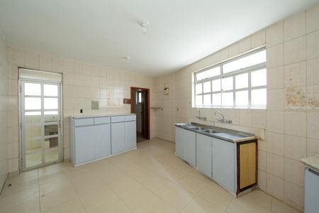 Casa à venda com 431m², 6 quartos e 4 vagasCOZINHA