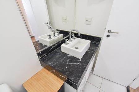 Apartamento à venda com 94m², 2 quartos e 2 vagasBanheiro da suíte