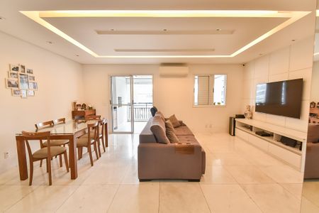 Apartamento à venda com 94m², 2 quartos e 2 vagasSala