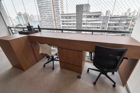Apartamento à venda com 94m², 2 quartos e 2 vagasVaranda