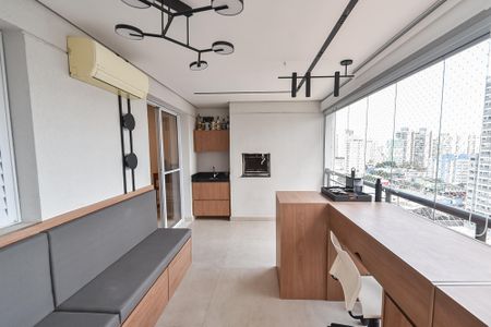 Apartamento à venda com 94m², 2 quartos e 2 vagasVaranda