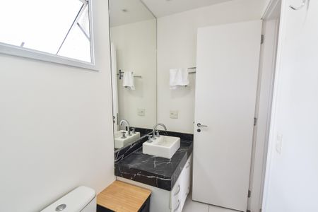 Apartamento à venda com 94m², 2 quartos e 2 vagasBanheiro da suíte