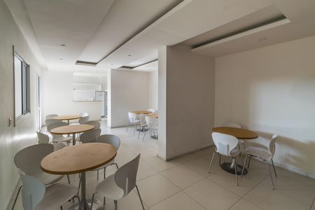 Apartamento para alugar com 49m², 2 quartos e 1 vagaÁrea comum - Salão de festas