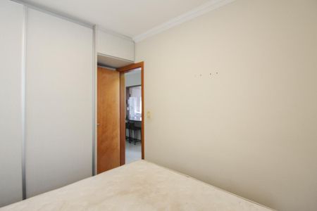 Quarto 1 de apartamento para alugar com 2 quartos, 47m² em Itapoã, Belo Horizonte