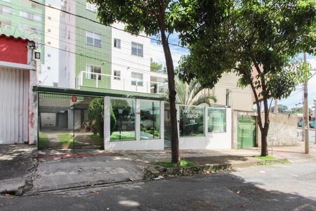 Apartamento para alugar com 47m², 2 quartos e 2 vagasFachada