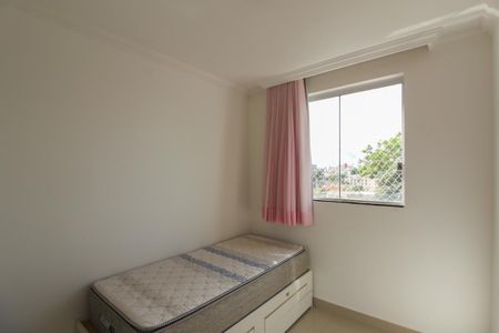 Quarto 2 de apartamento para alugar com 2 quartos, 47m² em Itapoã, Belo Horizonte