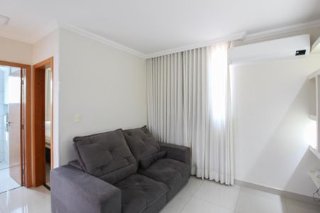 Sala de apartamento para alugar com 2 quartos, 47m² em Itapoã, Belo Horizonte