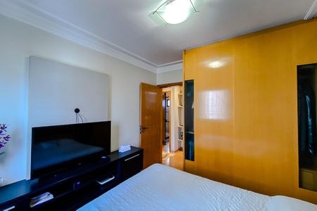 Apartamento à venda com 120m², 4 quartos e 3 vagasQuarto 2