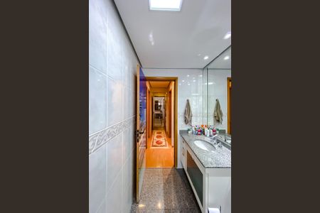 Apartamento à venda com 120m², 4 quartos e 3 vagasBanheiro