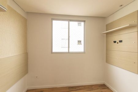 Quarto 1 de apartamento para alugar com 2 quartos, 55m² em Pinheirinho, Curitiba