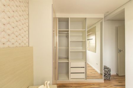 Quarto 2 Suite de apartamento para alugar com 2 quartos, 55m² em Pinheirinho, Curitiba