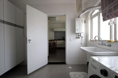 Apartamento à venda com 145m², 3 quartos e 2 vagasÁrea de Serviço