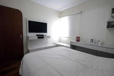 Apartamento à venda com 145m², 3 quartos e 2 vagasQuarto 1