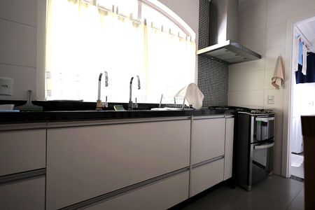 Apartamento à venda com 145m², 3 quartos e 2 vagasCozinha