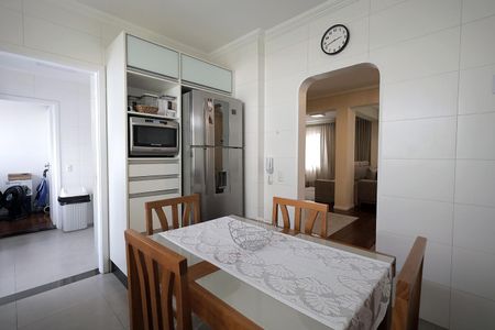 Apartamento à venda com 145m², 3 quartos e 2 vagasCozinha