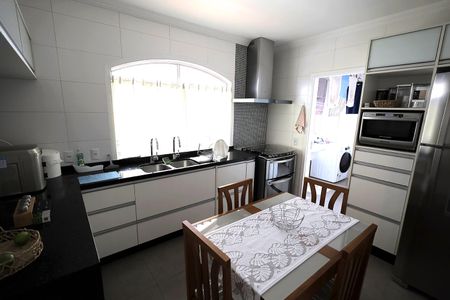 Apartamento à venda com 145m², 3 quartos e 2 vagasCozinha