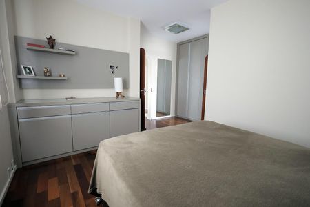 Apartamento à venda com 145m², 3 quartos e 2 vagasQuarto Suíte