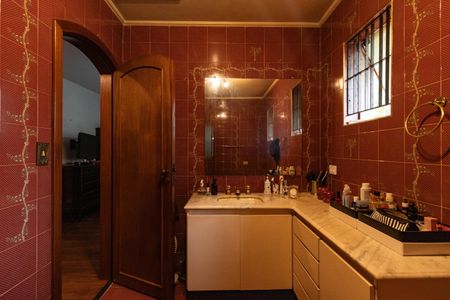 Casa à venda com 384m², 4 quartos e 2 vagas Casa à venda com 384m², 4 quartos e 2 vagasBanheiro da Suíte 1