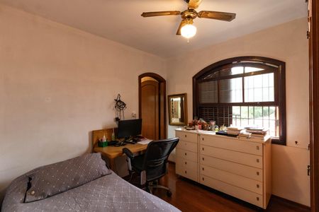 Casa à venda com 384m², 4 quartos e 2 vagas Casa à venda com 384m², 4 quartos e 2 vagasSuíte 2