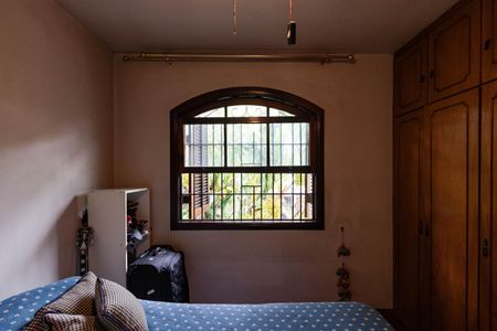 Casa à venda com 384m², 4 quartos e 2 vagas Casa à venda com 384m², 4 quartos e 2 vagasQuarto 1